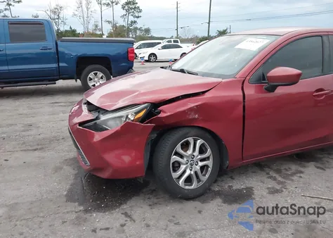 2018 Toyota Yaris Ia из США, поврежденный, VIN 3MYDLBYV9JY318955